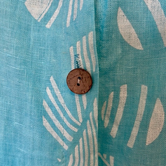 Avolto Turquoise Button-Up Linen Hooded Top - Picture 5 of 10